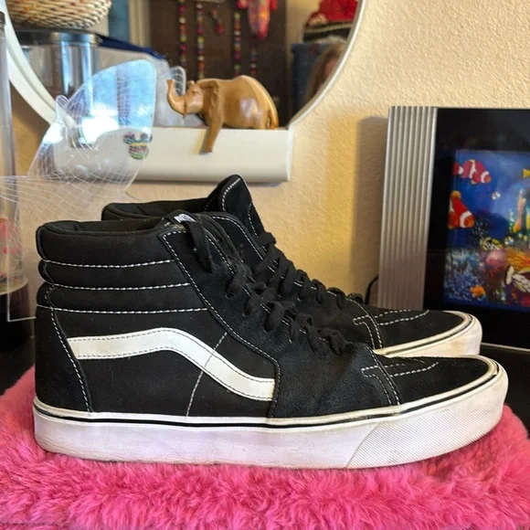 Vans | Shoes | Vans Black And White Mens Old Skool Size 2  display picture 3